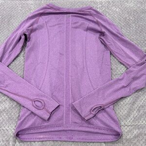 lululemon athletica Lavender Long Sleeve swiftly tech hip length Top size 6